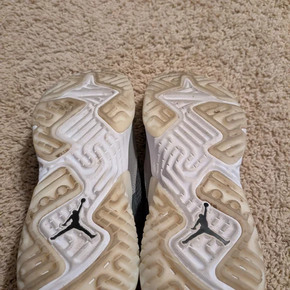 Jordan Deltas Gray and Black Sneakers with Vibrant Orange Accents - Picture 4 of 5